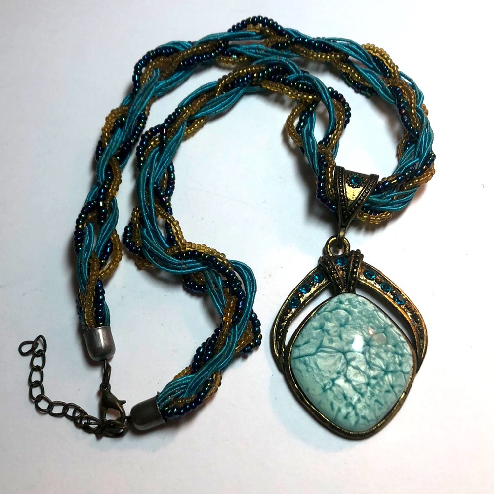Blue beaded chain 8” and pendant 2”